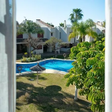 Apartment Stunning 2 Bd Townhouse By Hostlovers Estepona