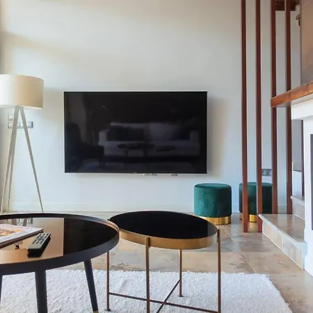 Apartment Stunning 2 Bd Townhouse By Hostlovers