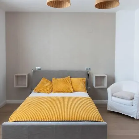 Apartment Stunning 2 Bd Townhouse By Hostlovers *