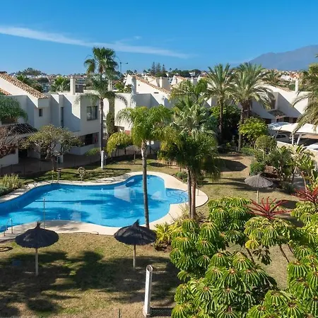 Stunning 2 Bd Townhouse By Hostlovers Apartment Estepona