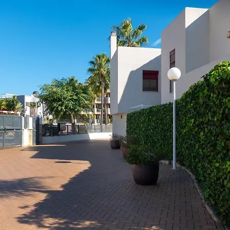 Apartment Stunning 2 Bd Townhouse By Hostlovers