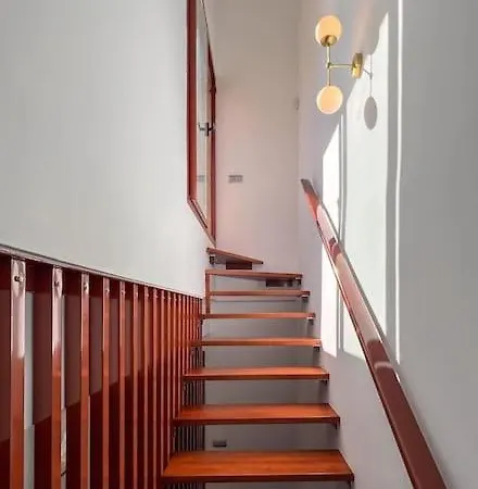 Stunning 2 Bd Townhouse By Hostlovers شقة إِستيبونا