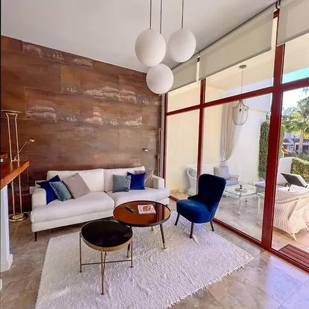 Stunning 2 Bd Townhouse By Hostlovers شقة